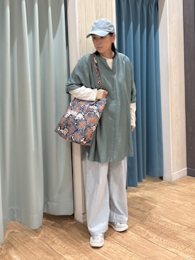 「SHOO・LA・RUE（シューラルー）の【ライトオンスデニム/着丈選べる】らくらくデニムイージーワイドパンツ（デニムパンツ、ブルー系）」を使った、わかさん（レディース・160cm）の春コーディネート