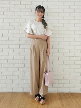 「SHOO・LA・RUE（シューラルー）の【ひんやり/洗濯機可/S-LL】配色パイピング フレアスリーブトップス（Tシャツ/カットソー、ベージュ系）」を使った、ゆゆさん（レディース・161cm）の夏コーディネート
