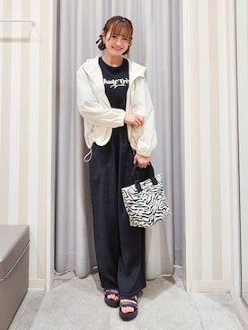 「アイテム（サンダル、パープル系）」を使った、ゆゆさん（レディース・161cm）の春コーディネート