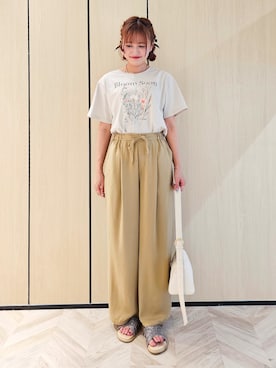 「SHOO・LA・RUE（シューラルー）の【綿100%/ひんやり/S-LL】選べる3柄 大人のプリントTシャツ（Tシャツ/カットソー、ベージュ系）」を使った、ゆゆさん（レディース・161cm）の夏コーディネート