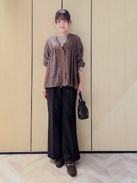 「SHOO・LA・RUE（シューラルー）の【S-LL/洗濯機可】着痩せシルエット シャーリングシャツカーディガン（カーディガン/ボレロ、ブラウン系）」を使った、ゆゆさん（レディース・161cm）の秋コーディネート