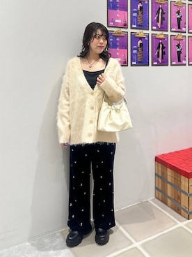 「LOWRYS FARM（ローリーズファーム）のシャギーロングＶカーディガン　595935（カーディガン/ボレロ）」を使った、yuespireさん（レディース・160cm）の冬コーディネート