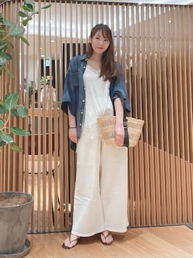 「URBAN RESEARCH（アーバンリサーチ）のハーフスリーブシアーデニムシャツ（シャツ/ブラウス、ブルー系）」を使った、YUMIさん（レディース・158cm）の夏コーディネート
