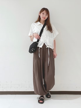 「URBAN RESEARCH（アーバンリサーチ）のラミーレーヨンハーフスリーブシャツ（シャツ/ブラウス、ホワイト系）」を使った、YUMIさん（レディース・158cm）の夏コーディネート