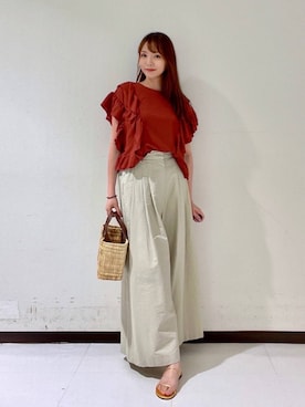 「オフィスカジュアル」｜「アイテム（Tシャツ/カットソー、ブラウン系）」を使った、YUMIさん（レディース・158cm）の夏コーディネート