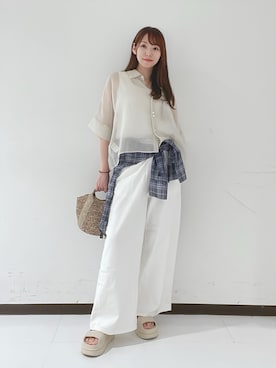 「URBAN RESEARCH（アーバンリサーチ）のハーフスリーブシアーショートシャツ（シャツ/ブラウス、グレー系）」を使った、YUMIさん（レディース・158cm）の夏コーディネート