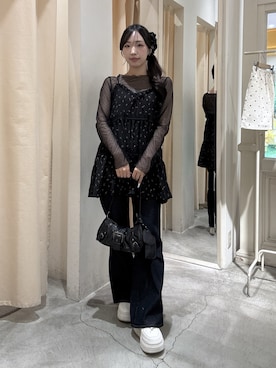「w closet（ダブルクローゼット）のレース使いミニキャミワンピース（シャツ/ブラウス、ブラック系）」を使った、悠さん（レディース・158cm）の春コーディネート