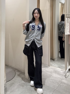 「w closet（ダブルクローゼット）の【ANGEL BLUE】ナカムラくん花柄ワッフルパーカー（パーカー、グレー系）」を使った、悠さん（レディース・158cm）の春コーディネート