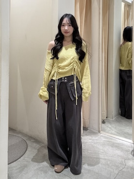 「w closet（ダブルクローゼット）のポケットベルト付きパンツ（その他パンツ、グレー系）」を使った、悠さん（レディース・158cm）の春コーディネート