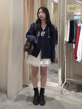 「w closet（ダブルクローゼット）のパッチワークパーカー（パーカー、ブルー系）」を使った、悠さん（レディース・158cm）の春コーディネート