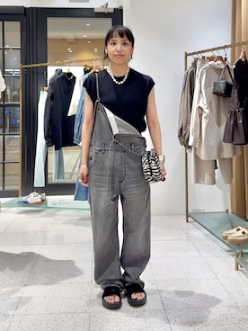 「アイテム（クラッチバッグ）」を使った、ODAKAさん（レディース・153cm）の夏コーディネート