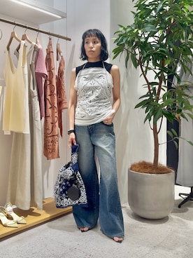 「Whim Gazette（ウィムガゼット）のセミフレアデニム（デニムパンツ、ブルー系）」を使った、ODAKAさん（レディース・153cm）の夏コーディネート