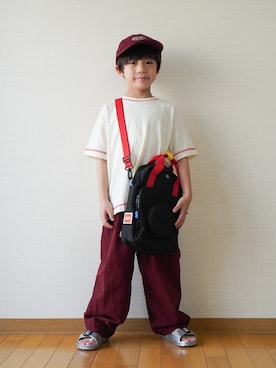 「pairmanon（ペアマノン）の【綿100%】ユニセックス 配色ステッチ刺繍 半袖Tシャツ（Tシャツ/カットソー、ホワイト系）」を使った、さっくん＆かいくんさん（キッズ・110cm）の夏コーディネート