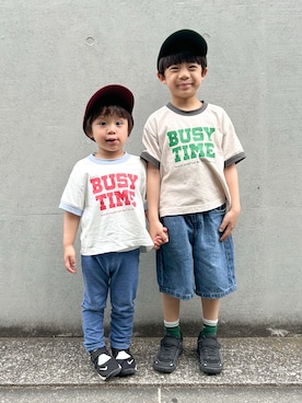 「FOV（フォブ）のフォブ BUSY TIME Tシャツ（Tシャツ/カットソー、ホワイト系）」を使った、さっくん＆かいくんさん（キッズ・110cm）の夏コーディネート