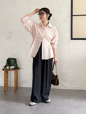 「Thevon（ゼボン）のウエストベルトストライプシャツ（シャツ/ブラウス、ピンク系）」を使った、omochiさん（レディース・154cm）の春コーディネート