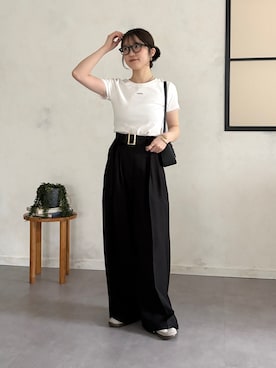 「Thevon（ゼボン）のチャーム付きコンパクトTシャツ（Tシャツ/カットソー、ホワイト系）」を使った、omochiさん（レディース・154cm）の春コーディネート