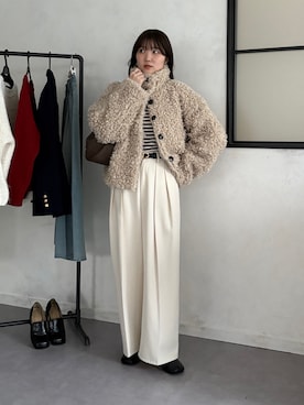 「アイテム（スラックス、ホワイト系）」を使った、omochiさん（レディース・154cm）の冬コーディネート