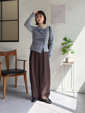 「Thevon（ゼボン）のアシメネックギャザーニット（ニット/セーター、グレー系）」を使った、omochiさん（レディース・154cm）の秋コーディネート