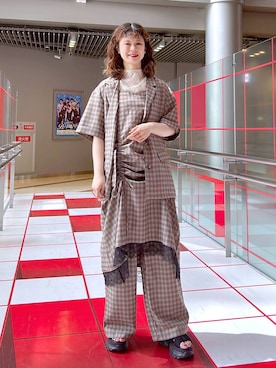 「アイテム（テーラードジャケット）」を使った、理咲さん（レディース・163cm・20代）の夏コーディネート