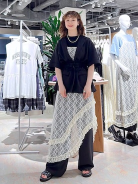 「アイテム（テーラードジャケット）」を使った、理咲さん（レディース・163cm・20代）の夏コーディネート