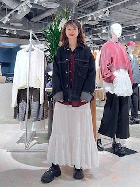 「アイテム（デニムジャケット）」を使った、理咲さん（レディース・163cm）の秋コーディネート