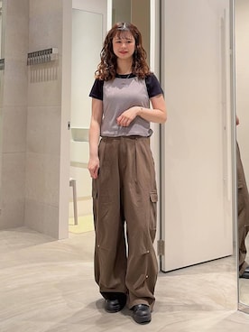 「RAGEBLUE（レイジブルー）の2WAY/カーゴデザインパンツ（カーゴパンツ、グリーン系）」を使った、理咲さん（レディース）の夏コーディネート