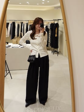 「CAPRICIEUX LE'MAGE（カプリシューレマージュ）のツイストネックT（Tシャツ/カットソー、ホワイト系）」を使った、riho_lemageさん（レディース・155cm）の春コーディネート