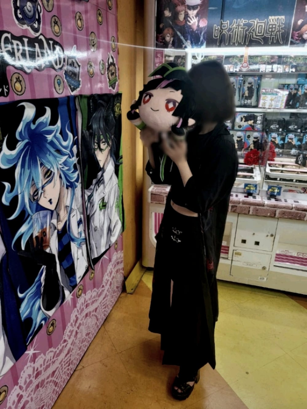 「低身長コーデ、お洒落さんとつながりたい、ブラック」｜「RASVOAのファイヤーバックルミディスカート（スカート、ブラック系）」を使った、しいさん（レディース・148cm）の秋コーディネートの1枚目の写真