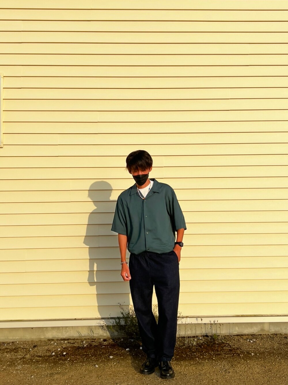 「休日コーデ、大人コーデ、白Tシャツ、グリーン、オープンカラーシャツ、でにむ、デニムパンツ、WYM、LIDnM」｜「NOWLEの【NOWLE】半袖 シフォン風 とろみシャツ（シャツ/ブラウス、グリーン系）」を使った、anmomo5364さん（メンズ・175cm）の夏コーディネートの1枚目の写真