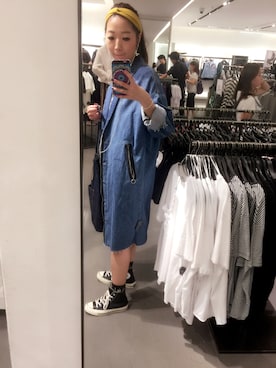 「CONVERSE（コンバース）のアイテム（スニーカー、ブラック系）」を使った、檸檬女神さん（レディース・170cm）の冬コーディネート