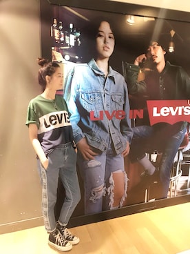 「Levi's（リーバイス）のアイテム（デニムパンツ、ブルー系）」を使った、檸檬女神さん（レディース・170cm）の秋コーディネート