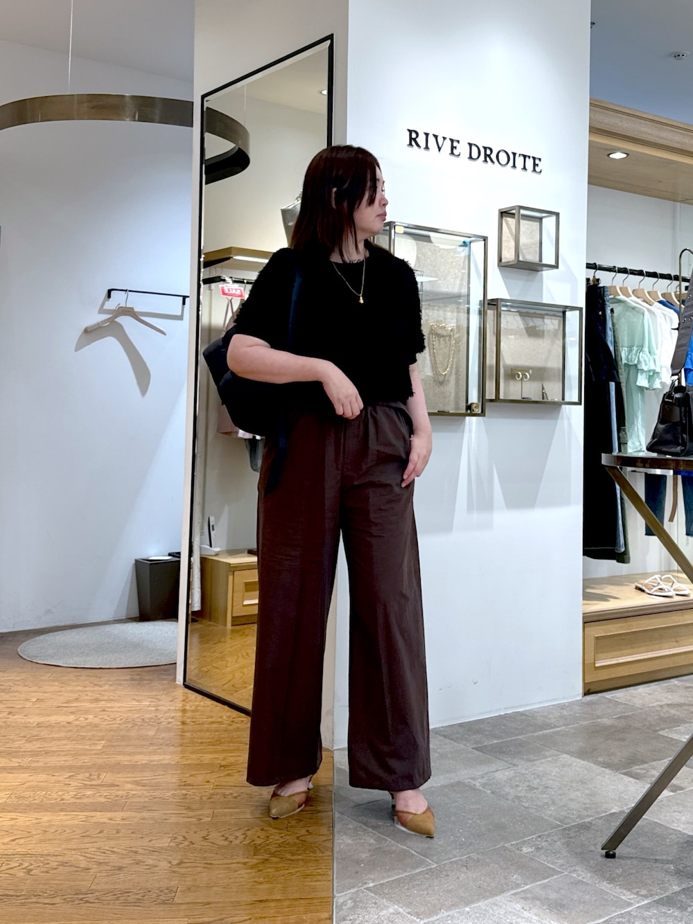 「フェザー、パンツスタイル、ベルト付き、秋コーデ、晩夏コーデ、大人カジュアルコーデ、シンプルカジュアル、キレイめ、オトナカジュアル、高身長女子、リヴドロワ、ブラウン、イエベ秋、骨格ウェーブ」｜「RIVE DROITEの予約【こなれ感抜群】ベルテッドワイドパンツ（その他パンツ、ブラウン系）」を使った、rd_c.e.koさん（骨格ウェーブ・レディース・170cm）の夏コーディネートの1枚目の写真