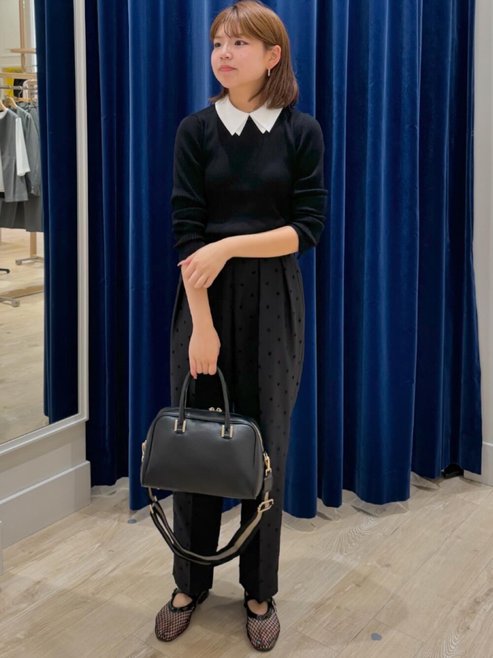 「NOLLEY’Sのウォッシャブルドットツッキリツータックテーパードパンツ 24AW（その他パンツ、ブラック系）」を使った、takahashiさん（レディース・161cm）の秋コーディネートの1枚目の写真