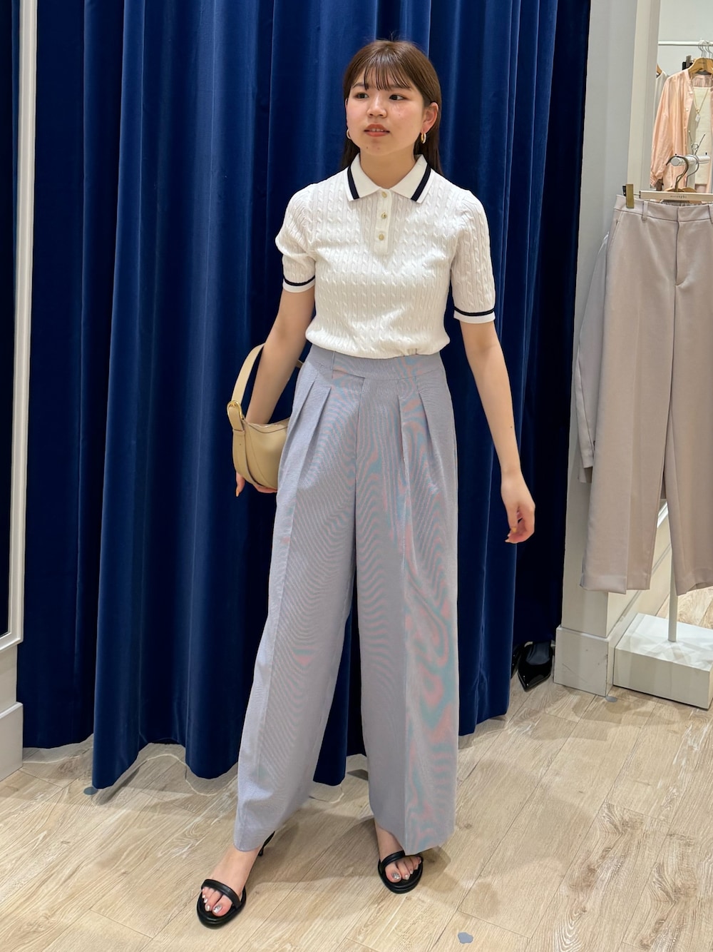 「ノーリーズ、NOLLEY'S、レイヤードスタイル、夏コーデ、大人コーデ、大人かわいい、お出かけコーデ、シンプルコーデ、夏、トレンド、きれいめコーディネート、柄パンツ」｜「NOLLEY’Sの《手洗い可能》ポロ衿 配色半袖ケーブルプルオーバーニット（ニット/セーター、ホワイト系）」を使った、takahashiさん（レディース・161cm）の夏コーディネートの1枚目の写真
