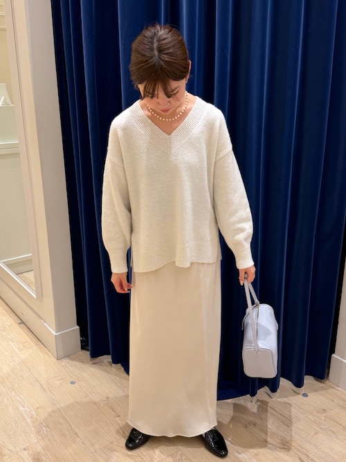 セール】《手洗い可能》モヘヤスパンコールVネックプルオーバー