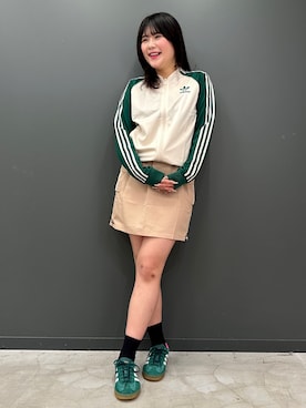 「カーゴスカート」｜「アイテム（ナイロンジャケット）」を使った、JBさん（レディース・165cm）の冬コーディネート