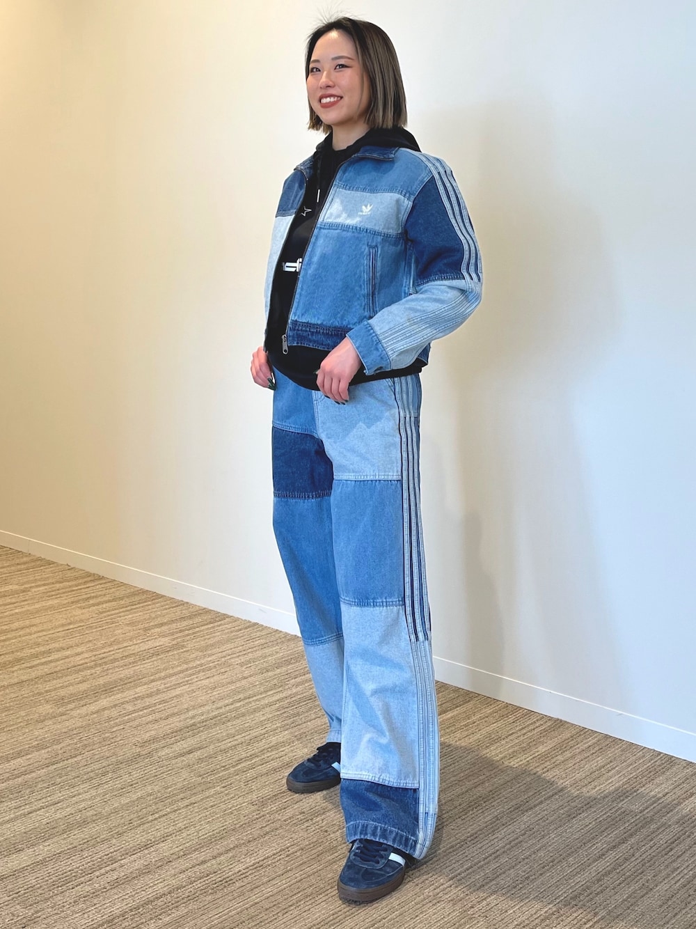 [ADIDAS] トラックトップ KSENIASCHNAIDER デニムパッチワーク ADIDAS] トラックトップ KSENIASCHNAIDER デニムパッチワーク