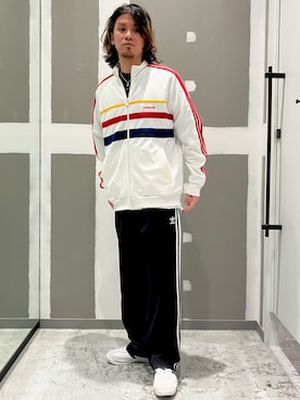 「adidas（アディダス）のザ ファースト トラックトップ（ジャージ） / アディダスオリジナルス adidas Originals トラックジャケット（ナイロンジャケット、ホワイト系）」を使った、HJさん（メンズ・176cm）の夏コーディネート