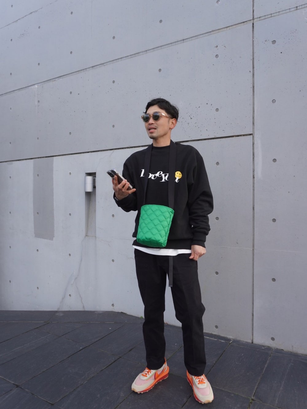 「大人カジュアル、STURDAYS、冬コーデ、30代メンズファッション」｜「NIKEのアイテム（スニーカー、ブラック系）」を使った、sunhiro3sunさん（メンズ・168cm）の冬コーディネートの1枚目の写真