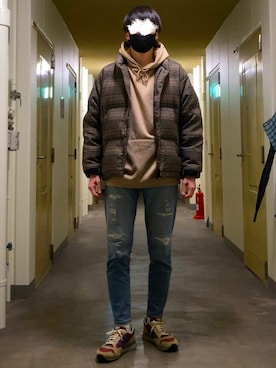 「SEVENDAYS=SUNDAY（セブンデイズサンデイ）のアイテム（パーカー）」を使った、KTRさん（メンズ・176cm）の冬コーディネート
