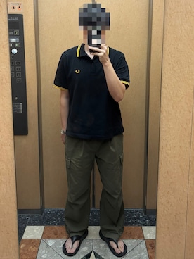 「FRED PERRY（フレッドペリー）のFRED PERRY / フレッドペリー TWIN TIPPED FRED PERRY SHIRT M12 ポロシャツ（ポロシャツ、ブラック系）」を使った、KTRさん（メンズ・176cm）の秋コーディネート