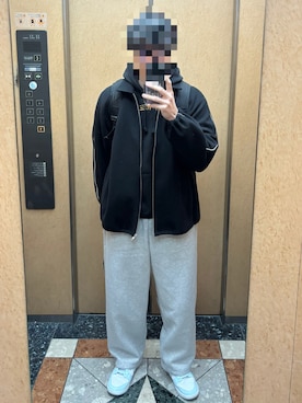 「NIKE」｜「アイテム（スウェットパンツ）」を使った、KTRさん（メンズ・176cm）の冬コーディネート
