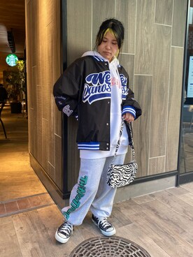 「SPINNS（スピンズ）のアイテム（スタジャン）」を使った、ぽむまるさん（レディース・150cm）の秋コーディネート