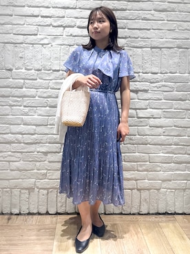 「index（インデックス）の◆【日比谷花壇コラボ】ラッフルタイプリーツワンピース【防シワ/洗濯機OK】（ワンピース、ブルー系）」を使った、 wakanaさん（レディース・158cm）の春コーディネート