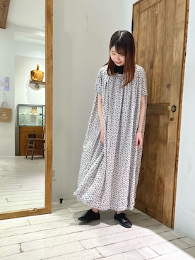 「小花柄ワンピース」｜「アイテム（トップス）」を使った、Honokaさん（レディース・157cm）の春コーディネート