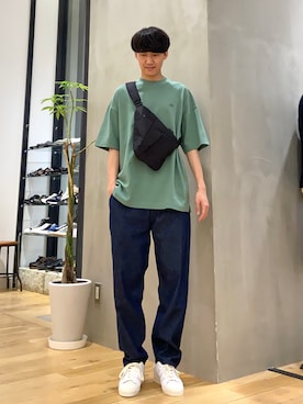 「テーパードデニム」｜ショウゴさん（メンズ・182cm）の春コーディネート