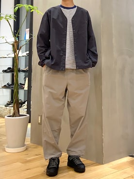 「ナイロンパンツ」｜「アイテム（ノーカラージャケット）」を使った、ショウゴさん（メンズ・182cm）の春コーディネート
