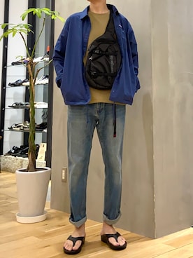 「Tシャツ」｜「アイテム（トップス、ゴールド系）」を使った、ショウゴさん（メンズ・182cm）の春コーディネート