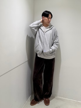 「SENSE OF PLACE by URBAN RESEARCH(センスオブプレイスバイアーバンリサーチ)のワンポイントシシュウロゴTシャツ(Tシャツ/カットソー、ホワイト系)」を使った、kokiさん(メンズ・181cm)の秋コーディネート