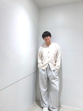 「アイテム（カーディガン/ボレロ）」を使った、kokiさん（メンズ・181cm）の秋コーディネート